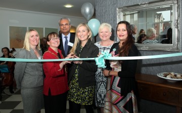 Bridge House officially opened by Fiona Phillips