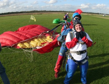 Tayna Bowen at Ashbrook bravely skydived to raise over £400 for Dementia UK