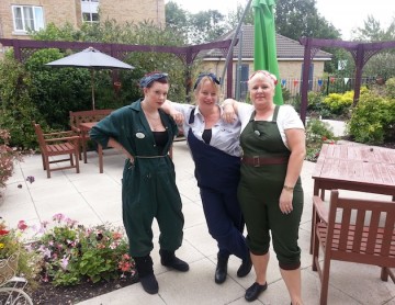 Bramley Court staff and residents dress up to celebrate VJ Day
