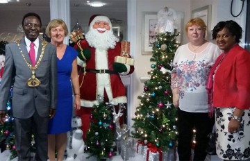Water Mill House Invites Mayor to Switch on Christmas Lights
